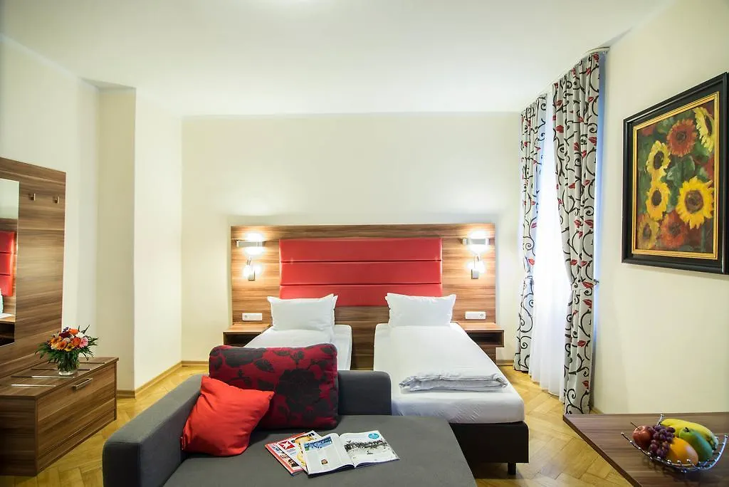 BATU Apart Hotel München 3*,