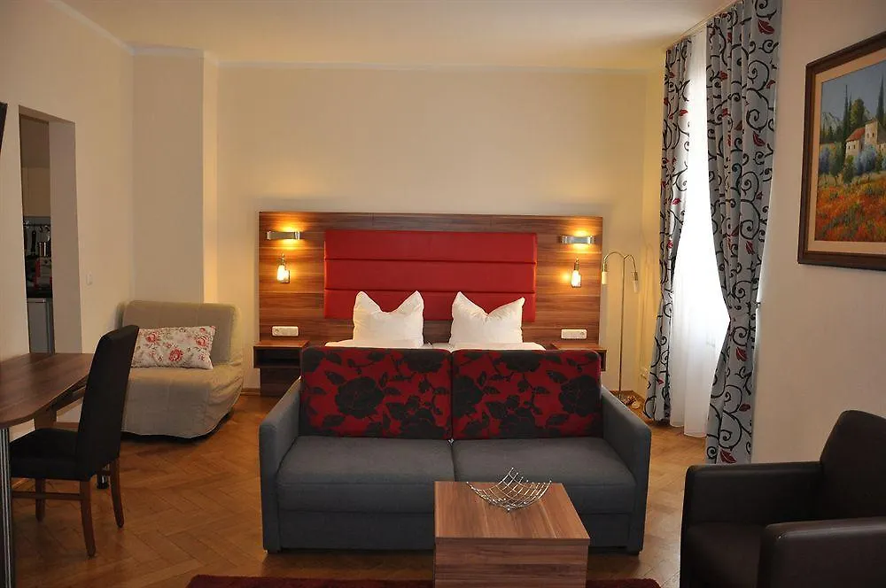 BATU Apart Hotel München 3*,