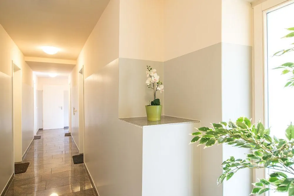 BATU Apart Hotel München 3*,